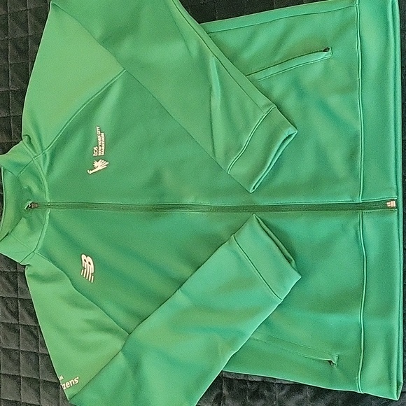 NWOT Limited Edition NYC Marathon New Balance Green Track Jacket - Picture 2 of 8